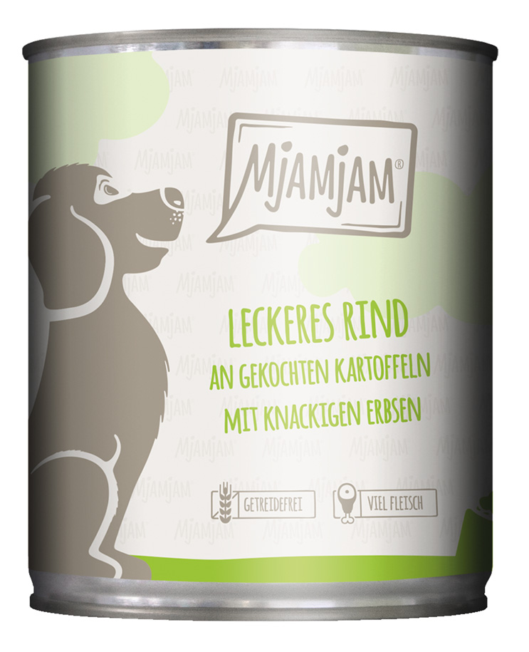 leckeres Rind an gekochten Kartoffeln mit knackigen Erbsen