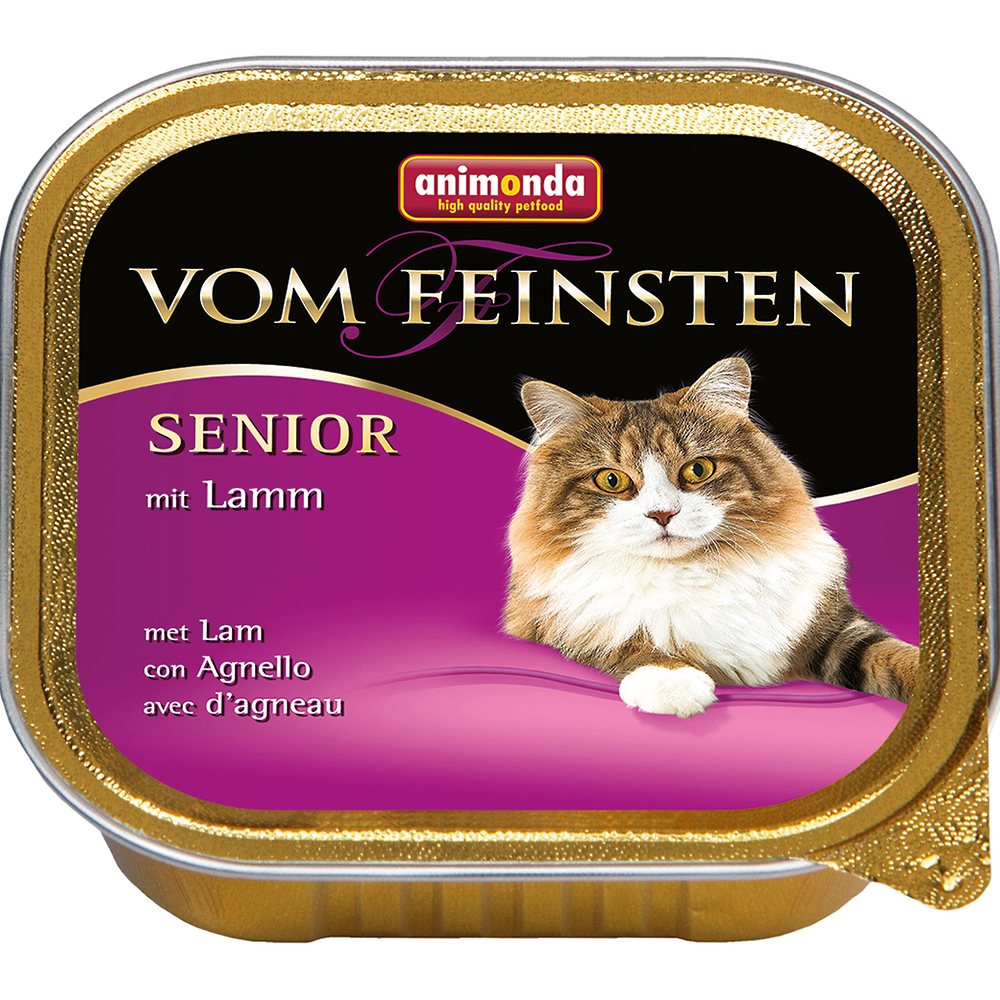 Senior mit Lamm