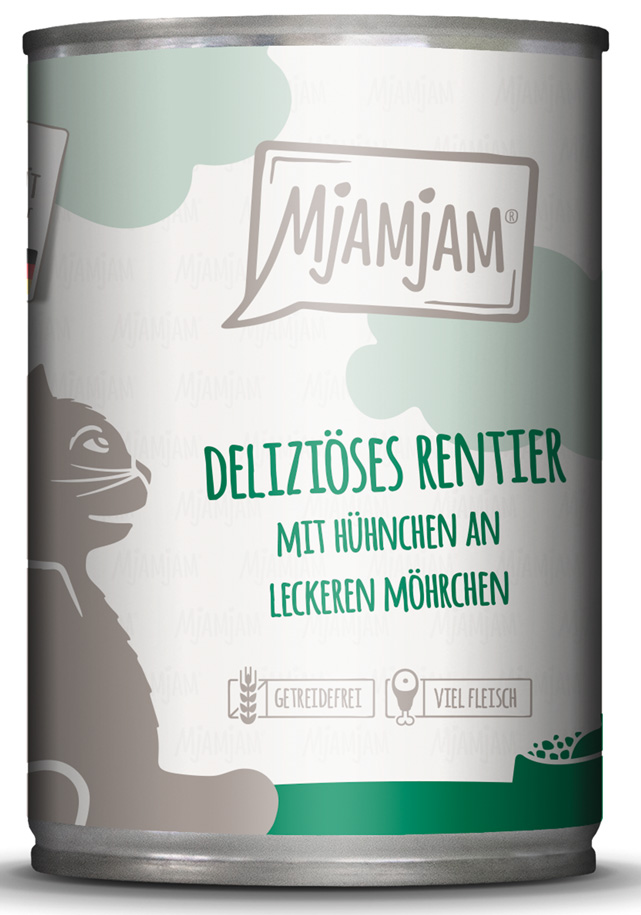 deliziöses Rentier mit Hühnchen an leckeren Möhrchen